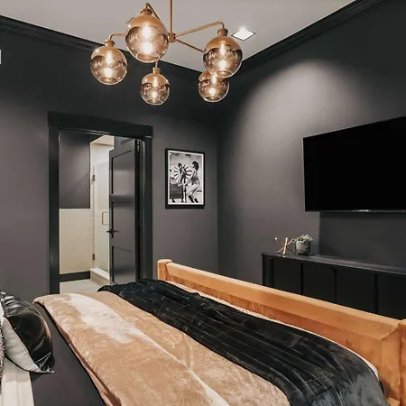 Starr Piano - Highball And Bellamy - 8 Bedroom