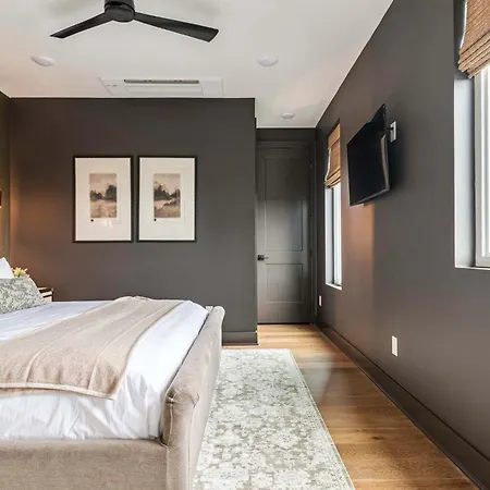 Holiday home The Elmwood - Brand New Rooftop Lounge W Firepit *