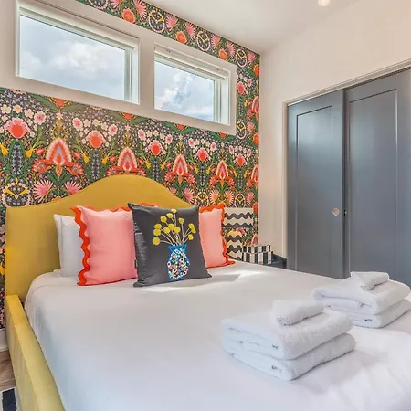 8br Rooftops With Hot Tub Fire Pit Skyline Views Holiday home Nashville