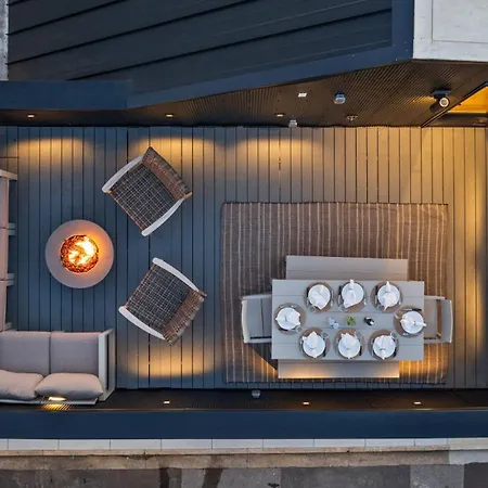 The Elmwood - Brand New Rooftop Lounge W Firepit
