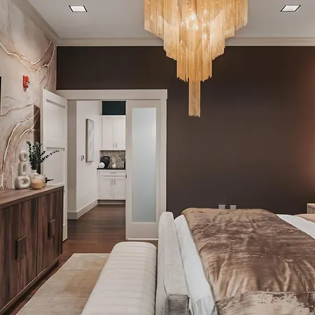 Starr Piano - Highball And Bellamy - 8 Bedroom Nashville