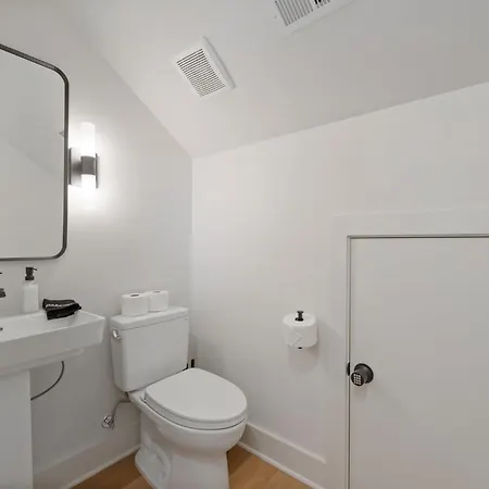 The Ashford - Brand New Gem Walk To Weho Holiday home