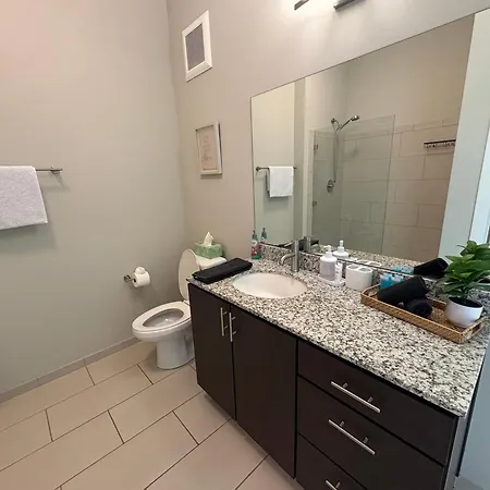 -new-the Nash Luxe, Pool, Gym, Nightlife! Nashville