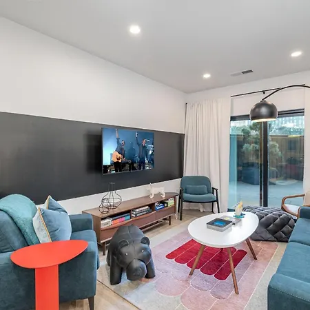 Hyve-retro Modern-full Gym-walk To Broadway Holiday home *