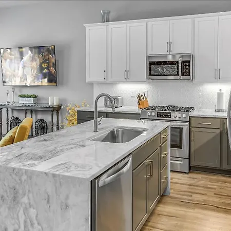 Nest - Rooftop Patio - Mins To Broadway Holiday home *