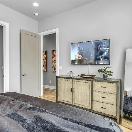 Nest - Rooftop Patio - Mins To Broadway Holiday home