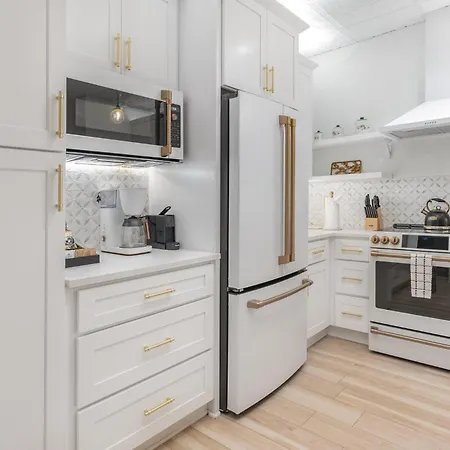 Holiday home Maison Modiste - Bankers Alley - Walk To Broadway *