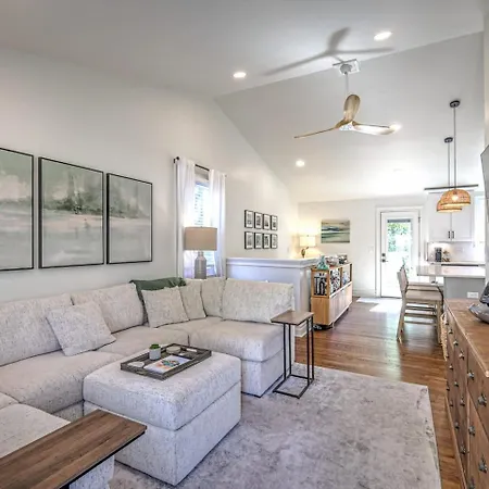 Dream Sylvan Park 4 Bed 3 Bath, Lush Outdoor Area Nashville