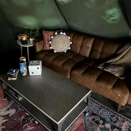 Spacious Equipped Bell Tent With Deck, Fire Pit And Picnic Space In Tennessee Nashville