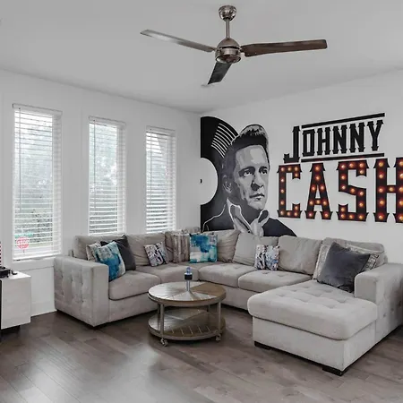 10m To Dt-hottub/pool Tb/karaoke -johnny Cash Hm Nashville