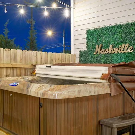Holiday home 10m To Dt-hottub/pool Tb/karaoke -johnny Cash Hm