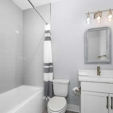 Stylish 4br - Rooftop Deck Near Downtown Nashville