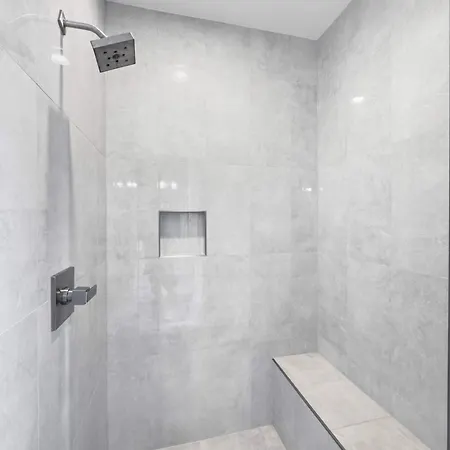 Holiday home Stylish 4br - Rooftop Deck Near Downtown Nashville