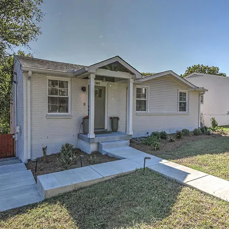Holiday home Dream Sylvan Park 4 Bed 3 Bath, Lush Outdoor Area *