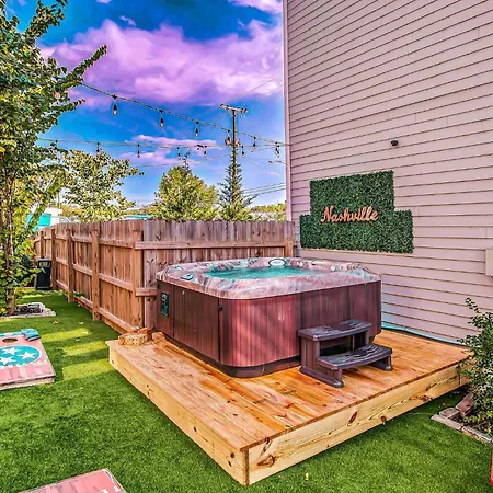 10m To Dt-hottub/pool Tb/karaoke -johnny Cash Hm Holiday home