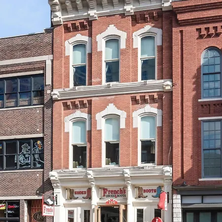 French's Luxury - Steps From Broadway *