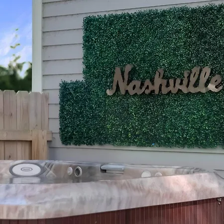 10m To Dt-hottub/pool Tb/karaoke -johnny Cash Hm Holiday home *