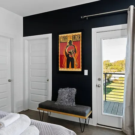 10m To Dt-hottub/pool Tb/karaoke -johnny Cash Hm Holiday home Nashville