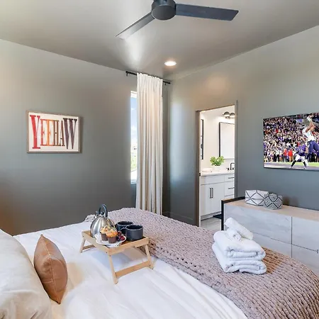Holiday home Rhythm Row - Rooftop Hot Tubs - Mins To Broadway *
