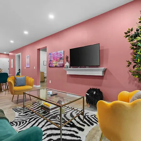 Walk To Broadway- Pool & Cabanas-luxury * Nashville