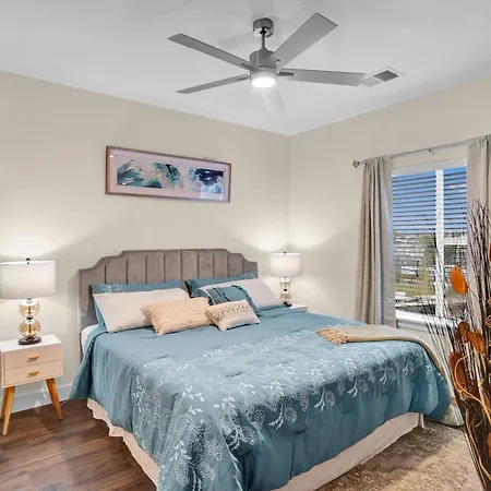 Grand Palace Pool Gym Parking Apartment Nashville