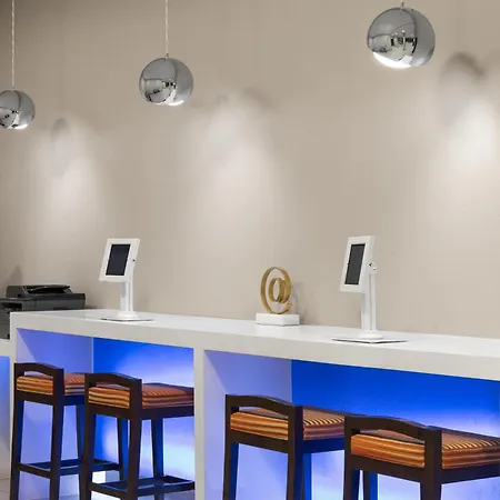 Hotel Glo Western Airport Nashville