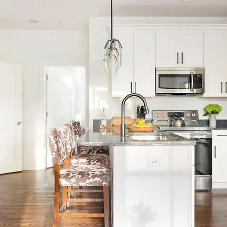 Holiday home Hart Buyout 3 By Avantstay Two Town House Buyout W Modern Amenities In Nashville