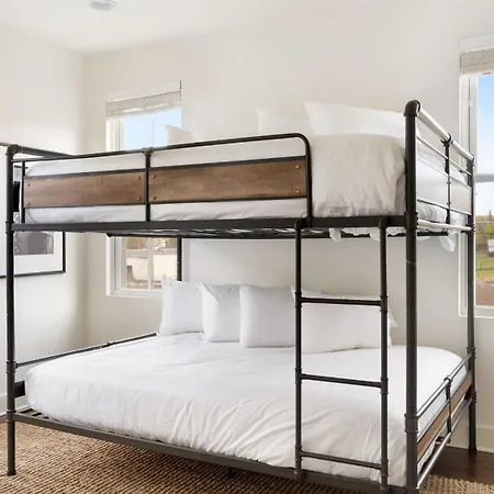 Hart Buyout 5 By Avantstay Two Town House Buyout W Modern Amenities In *