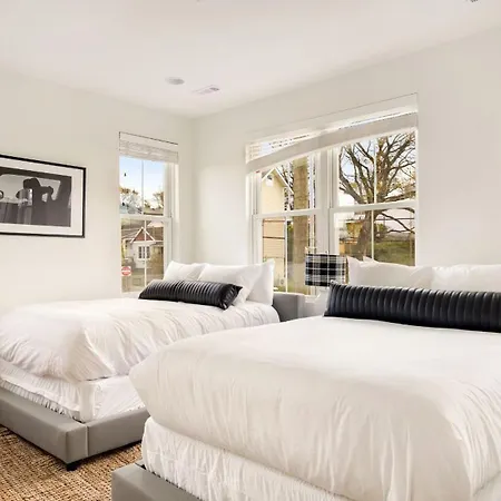 Holiday home Hart Buyout 5 By Avantstay Two Town House Buyout W Modern Amenities In Nashville
