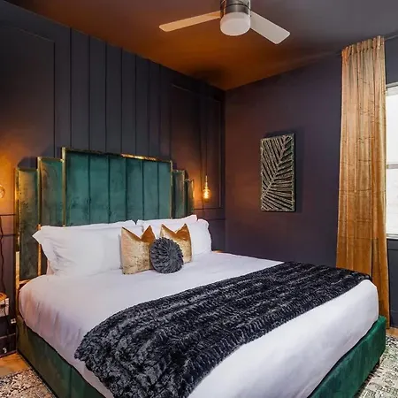 Holiday home The Gilded Getaway By Local