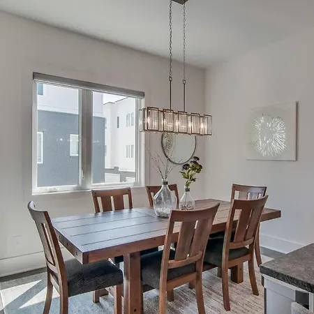 The East Side Vibe By Local Holiday home
