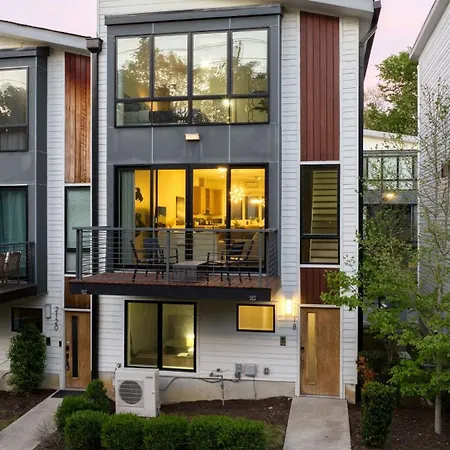 Holiday home 9th Avenue By Avantstay