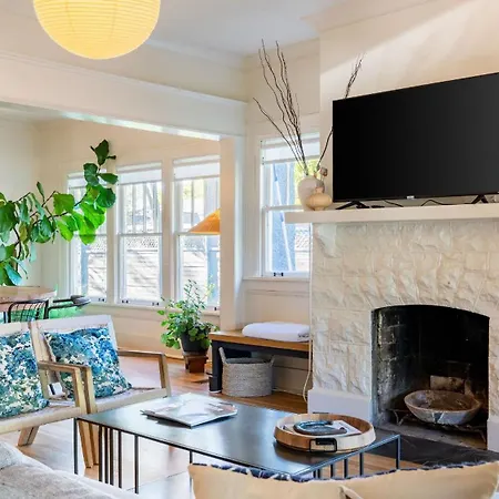 Chapel House By Avantstay Holiday home