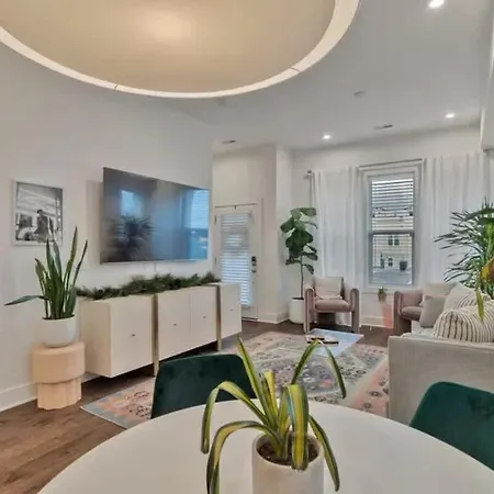 The Hall Haus By Local Holiday home Nashville
