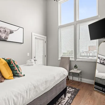 Holiday home Modern Townhouse Near Vandy And Parthenon