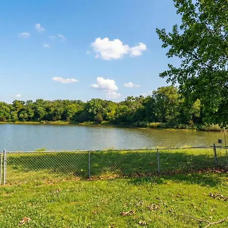 Holiday home 3br Lakefront In With Bbq & Hot Tub *