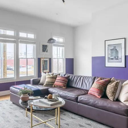 Holiday home 3 Townhomes By Avantstay Sleeps 36 12bdr Mins To Dt Broadway Painted Ladies Nashville