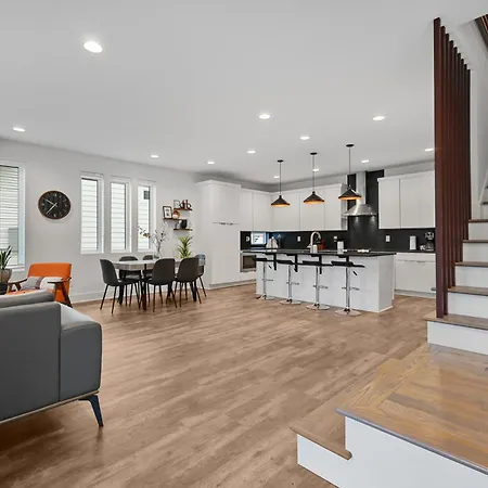 Holiday home New Modern 4br Extended - Fully Equipped - Workspace - Parking