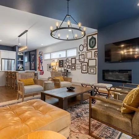 The Broadway Lounge By Local *