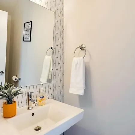 Holiday home The Myrtle By Local Nashville