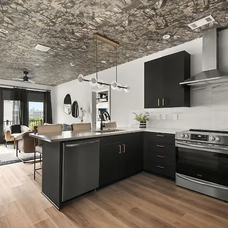 Modern Townhouse Near Vandy And Parthenon Nashville