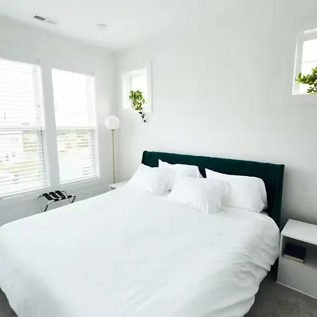 The Hall Haus By Local Holiday home Nashville