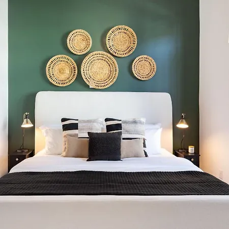 New Build Sleeps 12 2 Modern Design Near Downtown *