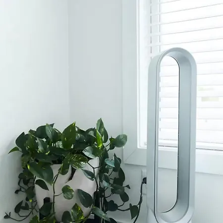 The Hall Haus By Local Holiday home *