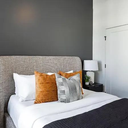 New Build Sleeps 12 2 Modern Design Near Downtown Nashville