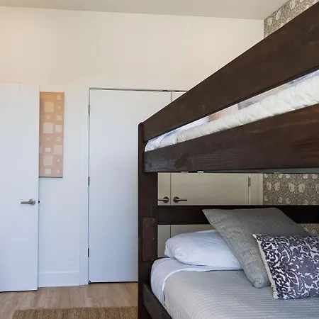Hearth And Hideout By Avantstay Holiday home