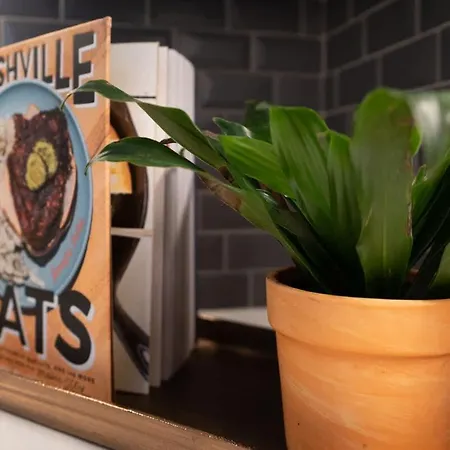 The Commodore By Local Holiday home *