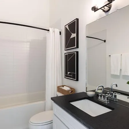 New Build Sleeps 12 2 Modern Design Near Downtown Holiday home