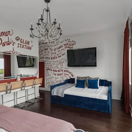 The Pardi House By Local Holiday home
