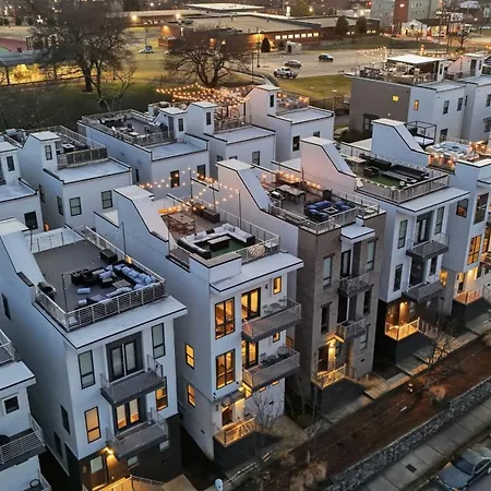 Rooftop Views For Days At Archer House! Holiday home Nashville